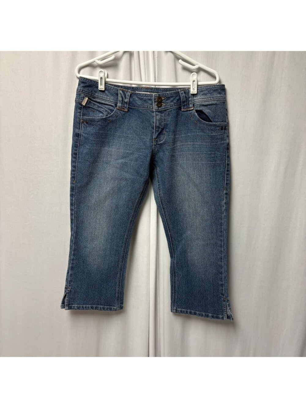 Tyte Jeans Cropped Pants Womens Size 13 Blue Denim Embroidered Back Pockets